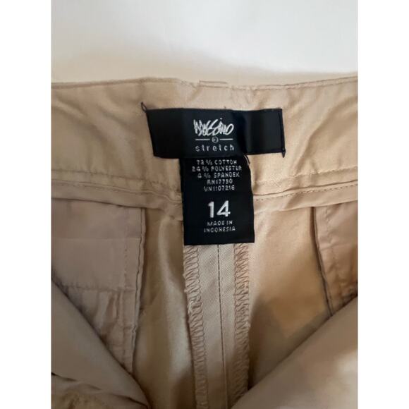 Mossimo Stretch Women's Tan Shorts Size 14 - Picture 3 of 7